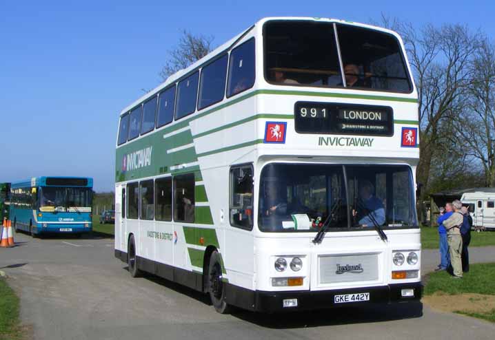 Maidstone & District Leyland Olympian ECW coach 5442